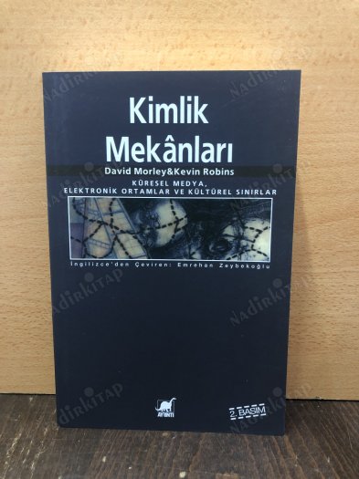 Kimlik Mekanları kapağı