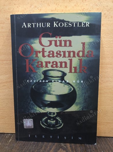 GÜN ORTASINDA KARANLIK kapağı