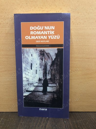 Doğu'nun Romantik Olmayan Yüzü kapağı