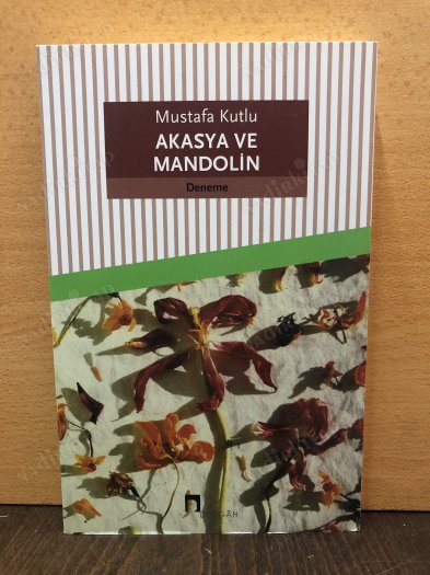 Akasya ve Mandolin kapağı
