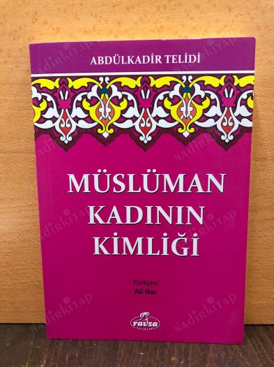 Müslüman Kadının Kimliği kapağı