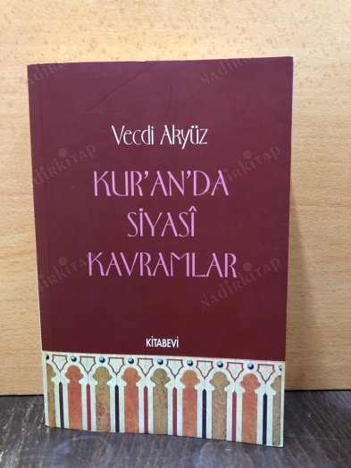 Kuranda Siyasi Kavramlar kapağı