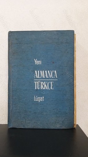 Yeni Almanca - Türkçe Lugat kapağı