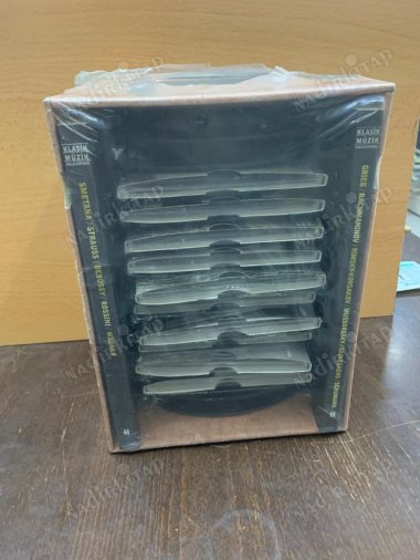 CLASSİCAL MUSİC COLLECTİON VOL 3 -A COMPLETE GUİDE TO LEARNİNG AND LOVİNG CLASSİCAL MUSİC- 2 KİTAP 10 ADET CD ÖZEL KUTUSUNDA kapağı